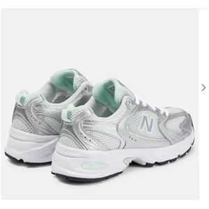 New Balance 530 sneakers